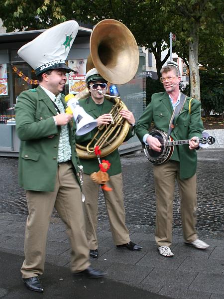 Die JAZZPOLIZEI wirbt für E L F